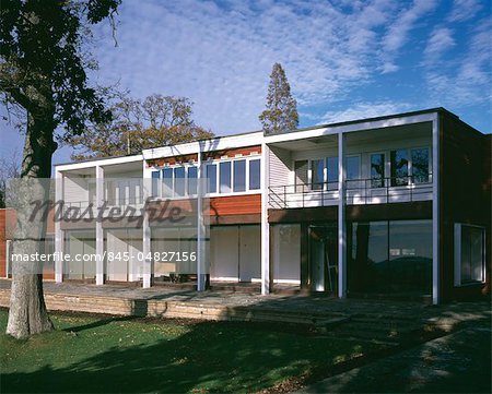 Bentley Wood, Halland, East Sussex, 1935-38. Architects: Serge Chermayeff