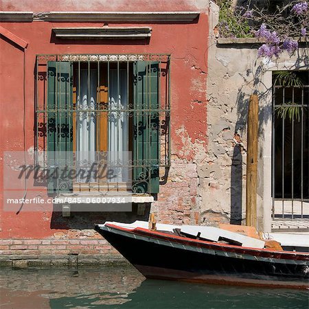 Elegant Decay, Venice
