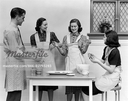 1930s 1940s WOMEN 1 MAN APRONS IN KITCHEN PULLING TAFFY