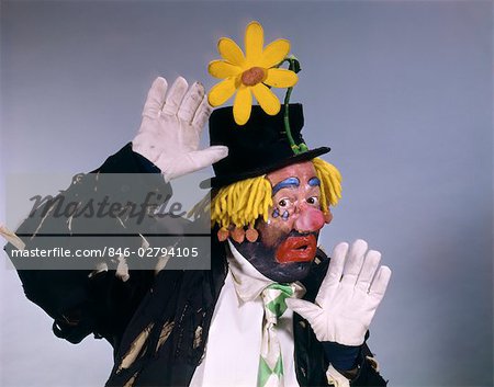 HOBO STYLE CLOWN WEAR TOP HAT WITH DAISY PERFORMER FUNNY