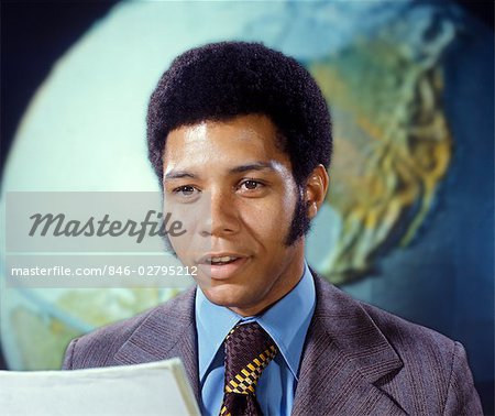 1970s MAN NEWSCASTER REPORTER TV TELEVISION ANCHORMAN NEWS CORRESPONDENT