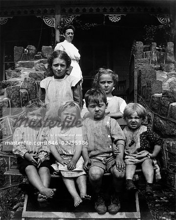 1890s 1900s TURN OF THE CENTURY GROUP OF SIX DIRTY CHILDREN
