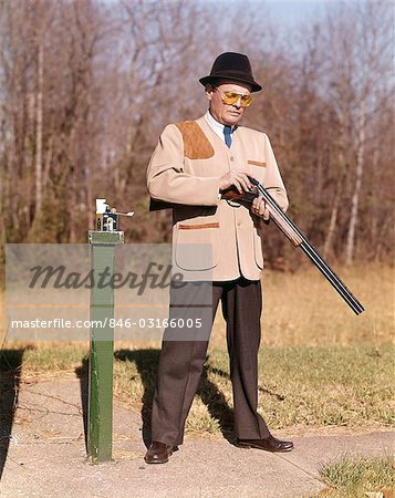 1960s MAN HUNTER LOADING RIFLE SHOTGUN FOR SKEET SHOOTING SPORT OUTDOORS