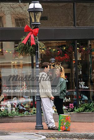 COUPLE SHOPPING AT CHRISTMAS TIME BETHLEHEM, PENNSYLVANIA