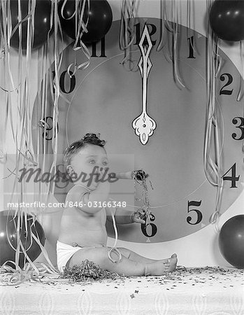 1950s CLOCK MIDNIGHT PARTY BALLOONS STREAMERS NOISE MAKER BABY