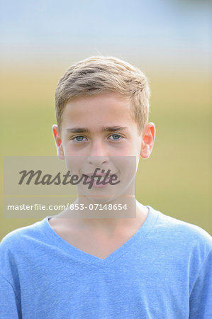 Smiling teenage boy, portrait