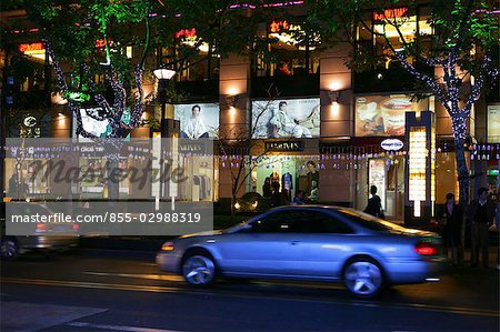 Huaihai Road at night , Shanghai