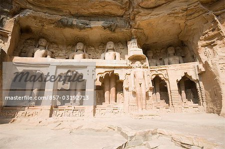 Jain sculptures carved in a wall, Gwalior, Madhya Pradesh, India