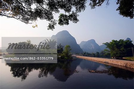 China,Guangxi Province,Yangshuo near Guilin. Karst limestone mountain scenery on the Li River