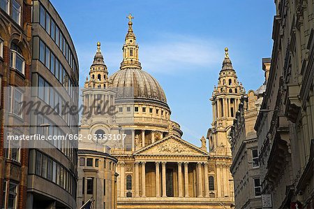 St Paul's Cathedral from the West. Designed by Sir Christpher Wren,it was commissioned in 1668 to replace the one destroyed in the great fire of 1666. After going though several redesigns it was completed in 1708. It was struck by a bomb on October 9,1940,but survived.