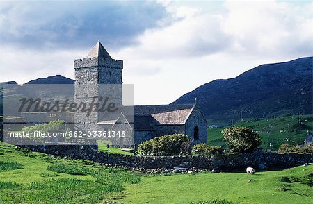 St Clements Church on the southern tip of Harris is the burial place of the MacLeods of Harris and Dunvegan in Skye. Dating from the 1520s.