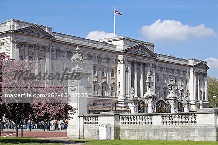 Buckingham Palace is the official London residence of the British monarch. The palace,originally known as Buckingham House (and still nicknamed Buck House by the royal family),was a large townhouse built for the Duke of Buckingham in 1703 and entered into the possession of the royal family when acquired by King George III in 1762 as a private residence.