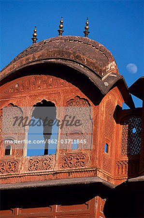 Detail of screens from which women in purdah could look out,on old haveli (merchant's house) in the Pink City (Old city)