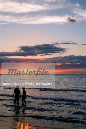 Australia, Northern Territory, Darwin.  Sunset at Mindil Beach.
