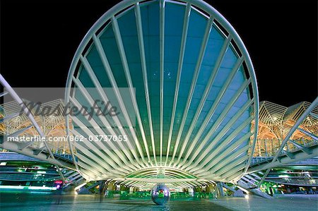 Portugal, Lisboa, Lisbon, Olivais, entrance to Oriente Railway station designed by the architect / engineer Santiago Calatrava.