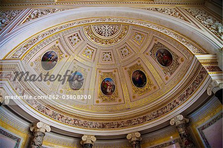 Russia, St Petersburg, Hermitage Museum.  A stunning alcove in the Pavilion Room, designed by Andrei Stakenschneider in 1858.