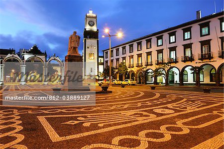 The Portas da Cidade (Gates to the City), are the historical entrance to the village of Ponta Delgada and the ex-libris of the city since the 18th century. Sao Miguel, Azores islands, Portugal