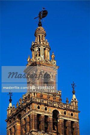Spain, Andalucia, Seville; La Giralda; the cathedral's bell tower