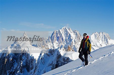 Europe, France, French Alps, Haute Savoie, Chamonix, mountaineer at Aiguille du Midi MR
