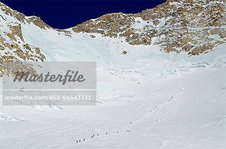 USA, United States of America, Alaska, Denali National Park, climbing expeditions leaving camp 4 on Mt McKinley 6194m, highest mountain in north America