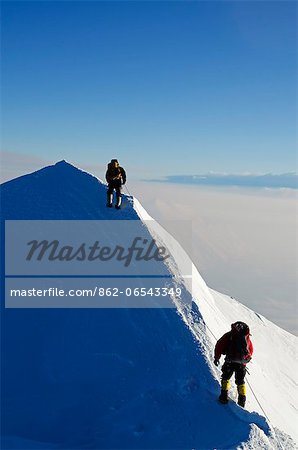 USA, United States of America, Alaska, Denali National Park, summit ridge, climbing expedition on Mt McKinley 6194m, highest mountain in north America , MR,