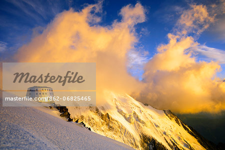 Europe, France, Haute Savoie, Rhone Alps, Chamonix Valley, Gouter Ridge on Mont Blanc Europe, France, Haute Savoie, Rhone Alps, Chamonix Valley, Gouter Ridge on Mont Blanc
