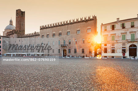 Italy, Lombardy, Mantova district, Mantua, Sordello Square. Palazzo Ducale, Torre della Gabbia and Sant'Andrea dome