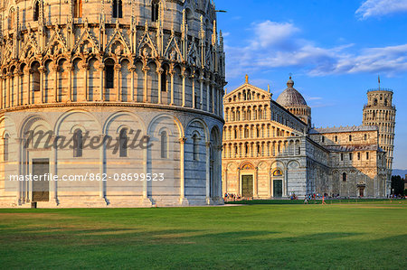 Italy, Italia. Tuscany, Toscana. Pisa district. Pisa. Piazza dei Miracoli. Baptistery, Cathedral and Leaning Tower.