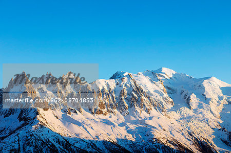 Europe, France, Haute Savoie, Rhone Alps, Chamonix, Mont Blanc (4810m) winter landscape