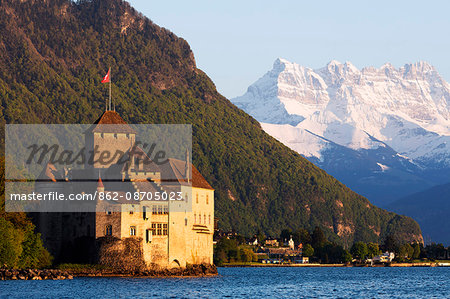 Europe, Switzerland, Vaud, Montreux, Chateaux de Chillon, Lake Geneva (Lac Leman)