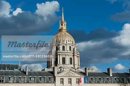 France. Paris 7th district. Invalides. The dome of the Church Saint Louis des Invalides built between 1677 and 1706. Architect: Jules Hardouin-Mansart.