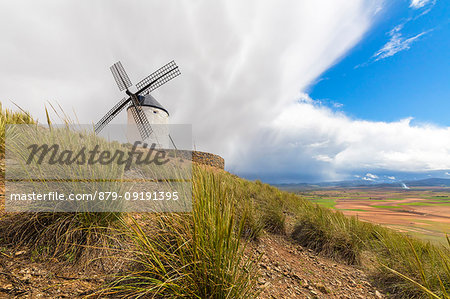 Windmill on hill, Consuegra, Don Quixote route, Toledo province, Castile-La Mancha region, Spain