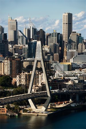 simsearch:400-08980317,k - Aerial view of Anzac Bridge and buildings in Sydney, Australia. Foto de stock - Super Valor sin royalties y Suscripción, Código: 400-04006260