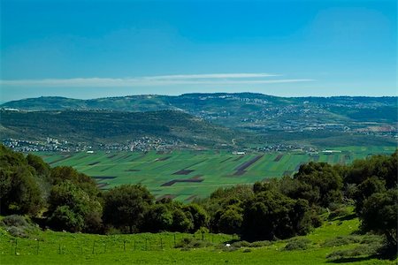 view of Beit Netofa valley in the Galilee, Israel, with Nazaret on the horizon Photographie de stock - Aubaine LD & Abonnement, Code: 400-04008980