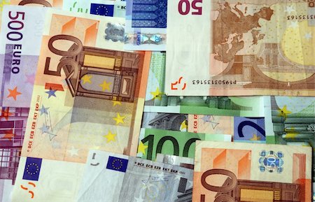 simsearch:400-05911395,k - Euro bank notes background - money texture Stockbilder - Microstock & Abonnement, Bildnummer: 400-04009853