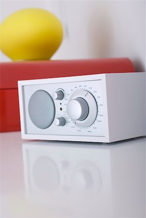 smithesmith (artist) - A modern radio set with retro design, white and silver metal Stock Photo - Budget Royalty-Free & Subscription, Code: 400-04001734