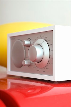 smithesmith (artist) - A modern radio set with retro design, white and silver metal Stock Photo - Budget Royalty-Free & Subscription, Code: 400-04001736
