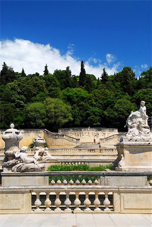 Park Jardin de la Fontaine in city of Nimes in southern France Photographie de stock - Aubaine LD & Abonnement, Code: 400-04003813