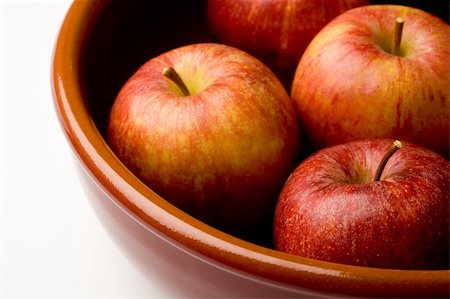 selectphoto (artist) - Bowl of ripe apples Stock Photo - Budget Royalty-Free & Subscription, Code: 400-04014736