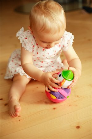 simsearch:400-04162652,k - Baby plays with toys Stockbilder - Microstock & Abonnement, Bildnummer: 400-04014914