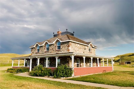 dakota - Goodwin House in Southern Saskatchewan, in the Saskatchewan Landing Stock Photo - Budget Royalty-Free & Subscription, Code: 400-04015795