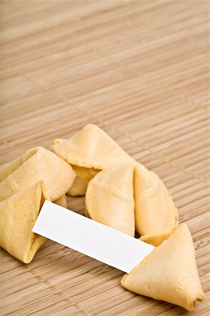 fortune cookies - one open cookie with space for text, whole text area in focus Foto de stock - Royalty-Free Super Valor e Assinatura, Número: 400-04015897