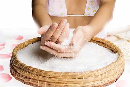 seasalt cut out - hands making beauty treatment the scrub with salt Stock Photo - Budget Royalty-Free & Subscription, Code: 400-04016586