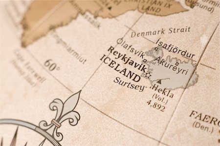 Close up on a globe showing Iceland in detail. Photographie de stock - Aubaine LD & Abonnement, Code: 400-04016857