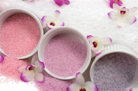 simsearch:400-03914122,k - Different kinds of cyrstal bath salts and exotic orchids Foto de stock - Super Valor sin royalties y Suscripción, Código: 400-04017550