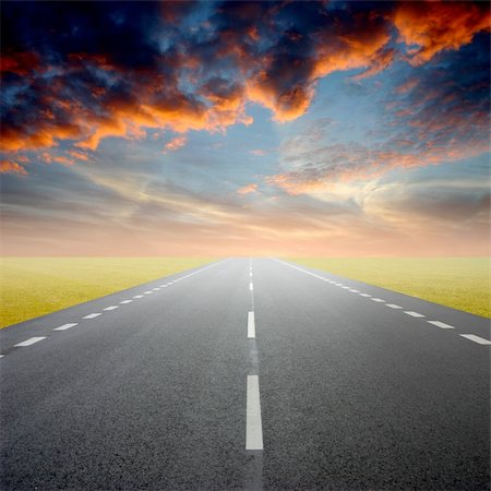 sunset ray - clear road with clouds and sky Photographie de stock - Aubaine LD & Abonnement, Code: 400-04018441