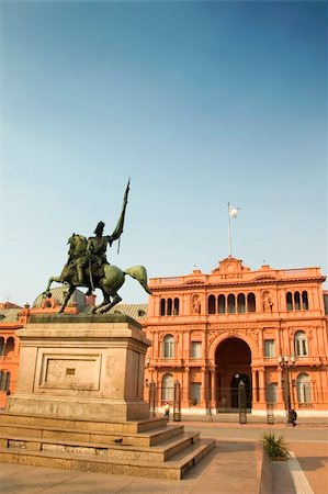 presidential palace - The Casa Rosada (Pink House), the presidential palace of Argentina, located in central Buenos Aires Photographie de stock - Aubaine LD & Abonnement, Code: 400-04019168