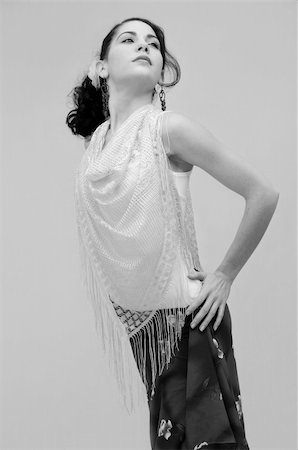 smiling young latina models - Portrait of hispanic flamenco dancer woman Foto de stock - Super Valor sin royalties y Suscripción, Código: 400-04019792