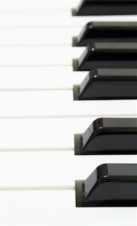 simsearch:400-05676575,k - close up on piano keys Photographie de stock - Aubaine LD & Abonnement, Code: 400-04010350