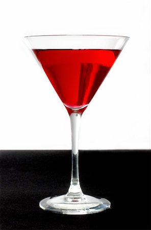 red cocktail on a black and white background Stock Photo - Budget Royalty-Free & Subscription, Code: 400-04010733